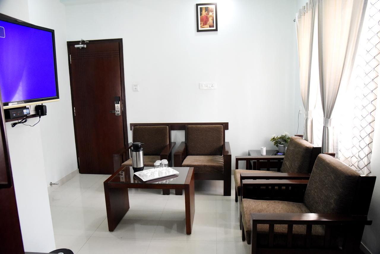 Hotel Akshayadhara Subrahmanya Buitenkant foto