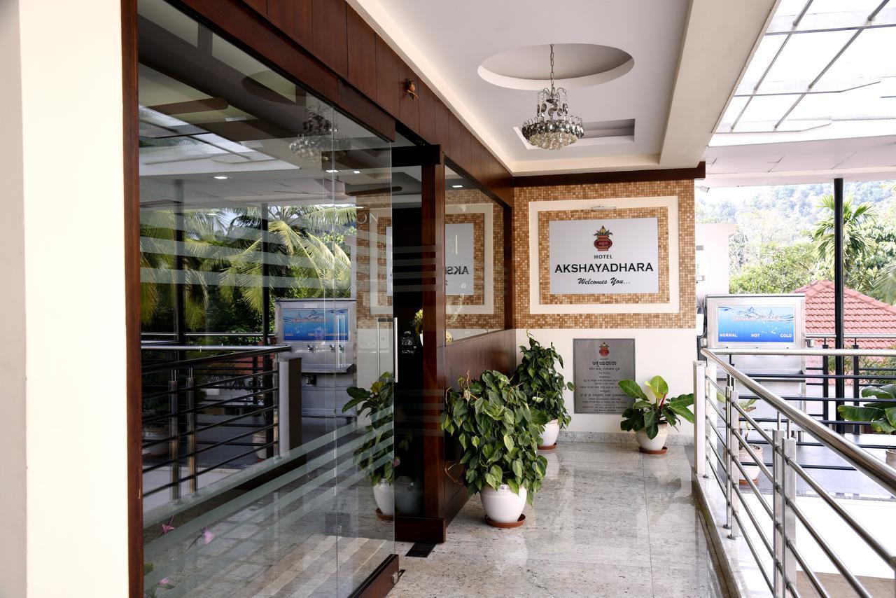 Hotel Akshayadhara Subrahmanya Buitenkant foto