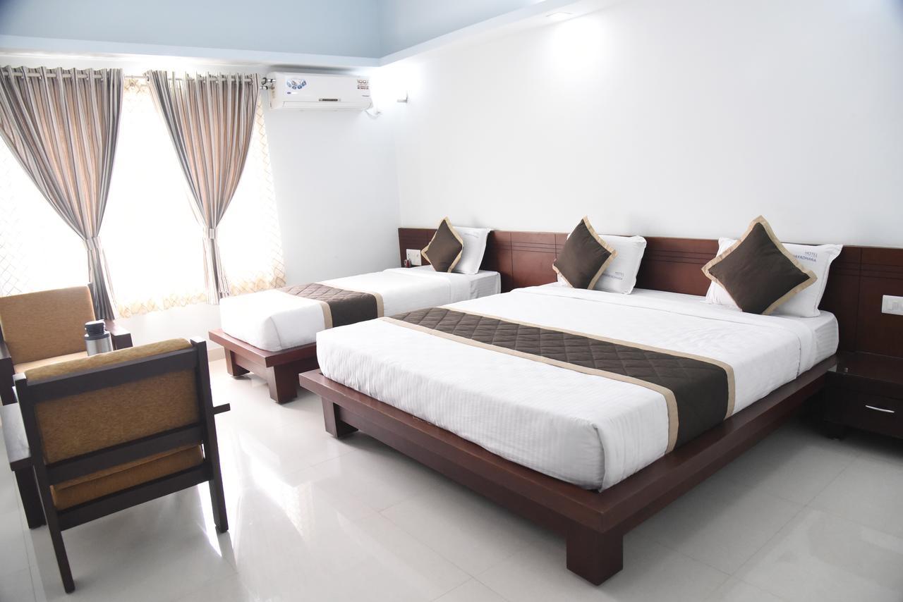 Hotel Akshayadhara Subrahmanya Buitenkant foto