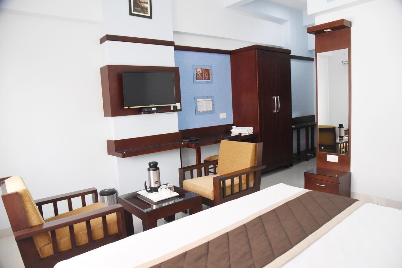 Hotel Akshayadhara Subrahmanya Buitenkant foto