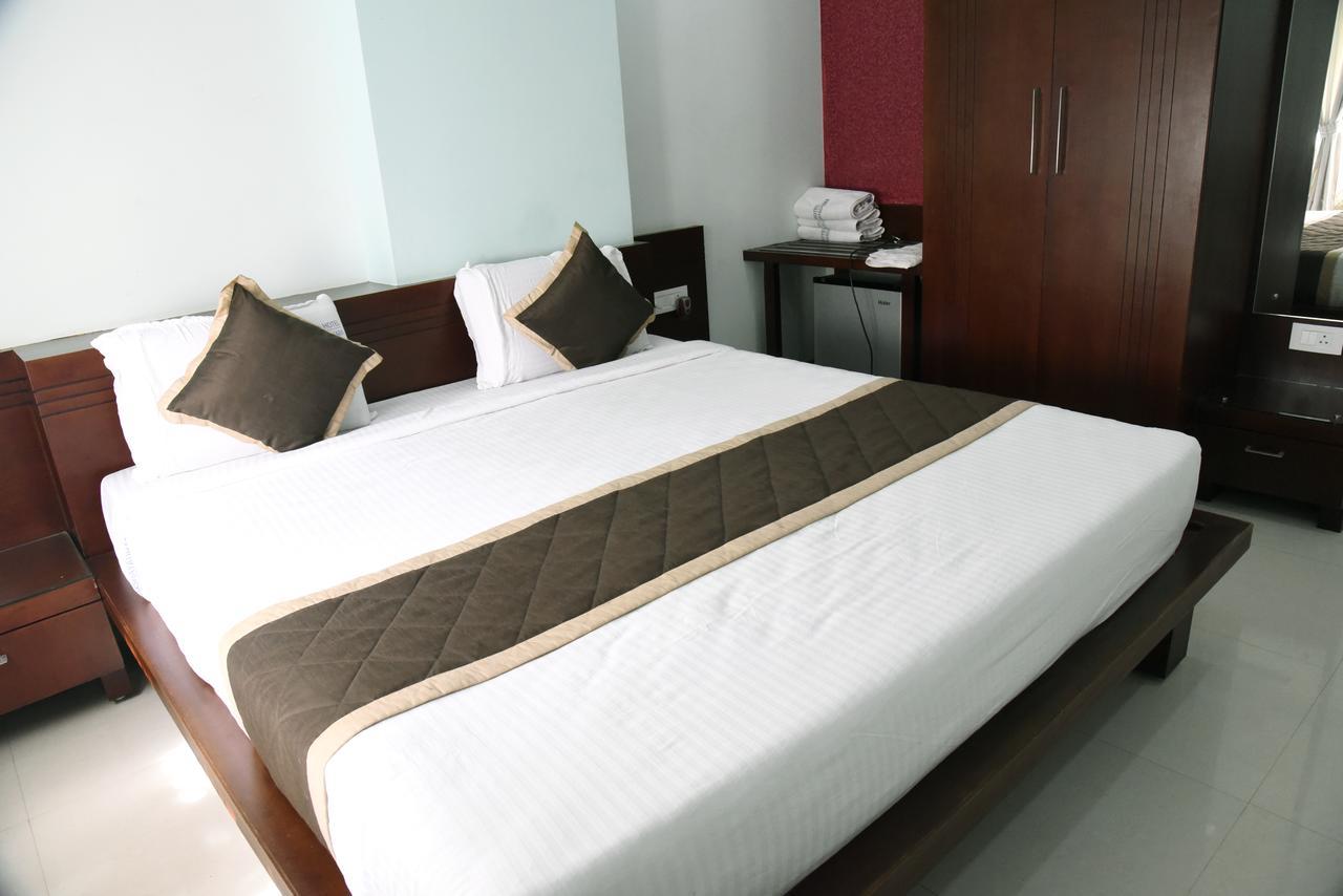 Hotel Akshayadhara Subrahmanya Buitenkant foto