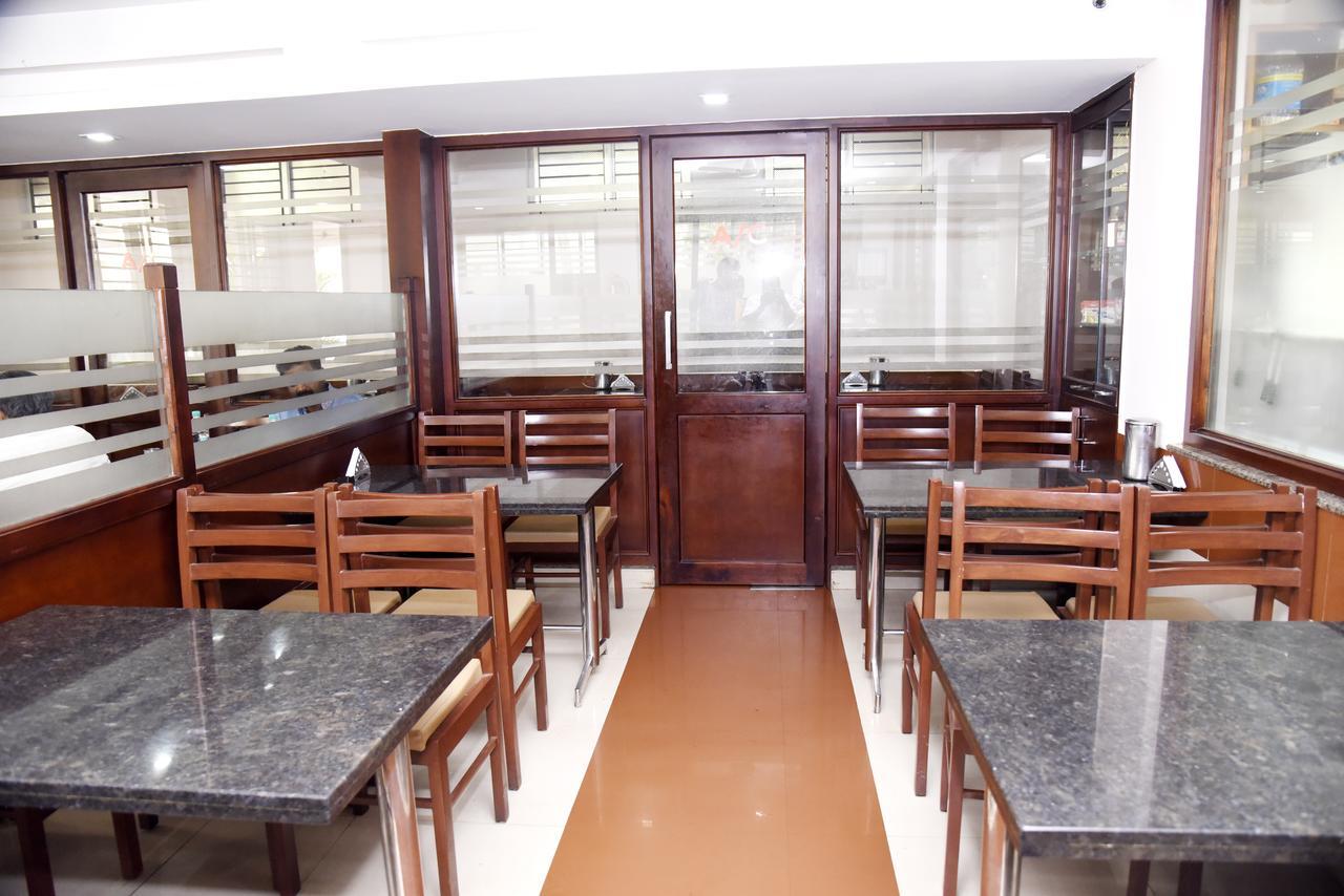 Hotel Akshayadhara Subrahmanya Buitenkant foto