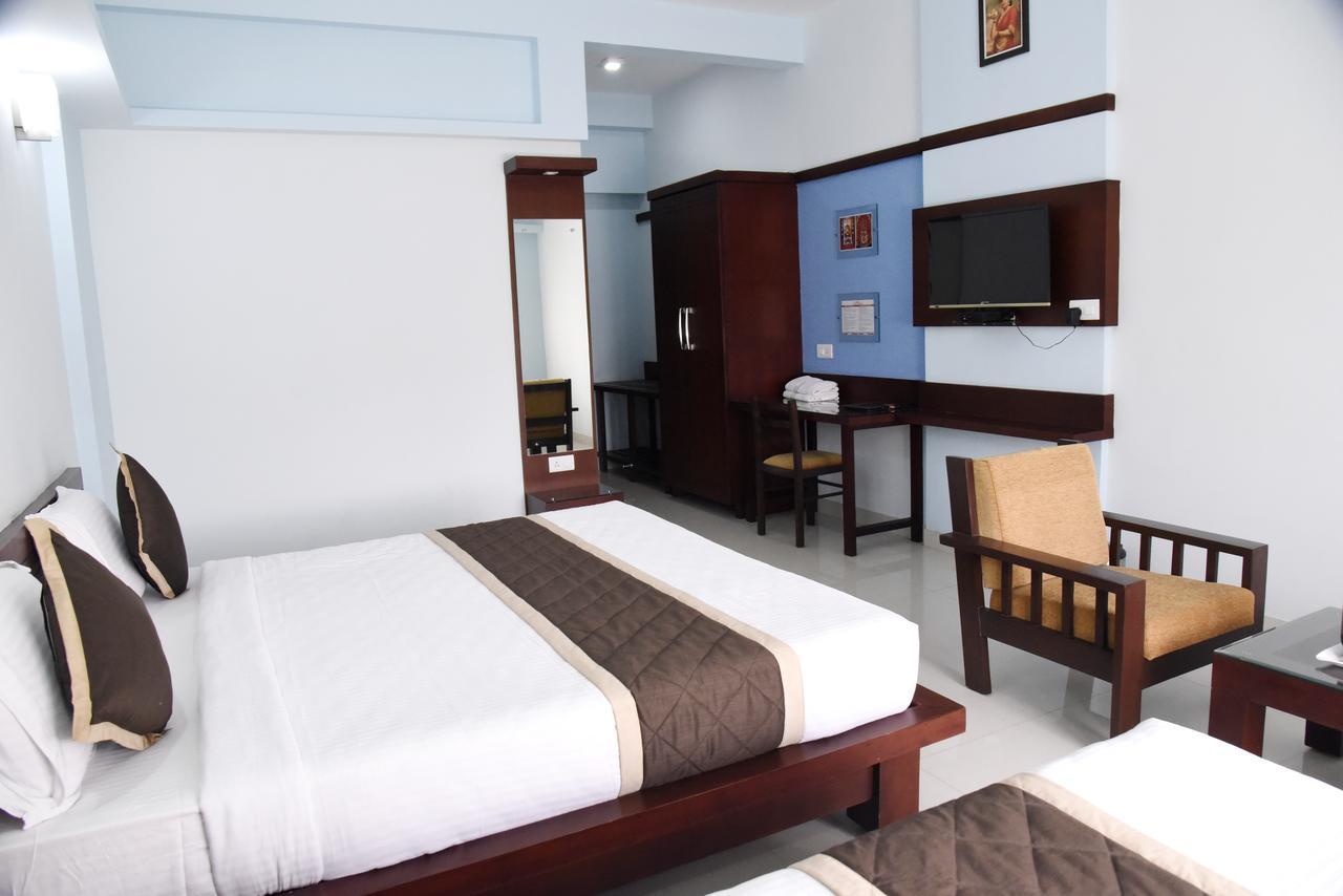 Hotel Akshayadhara Subrahmanya Buitenkant foto
