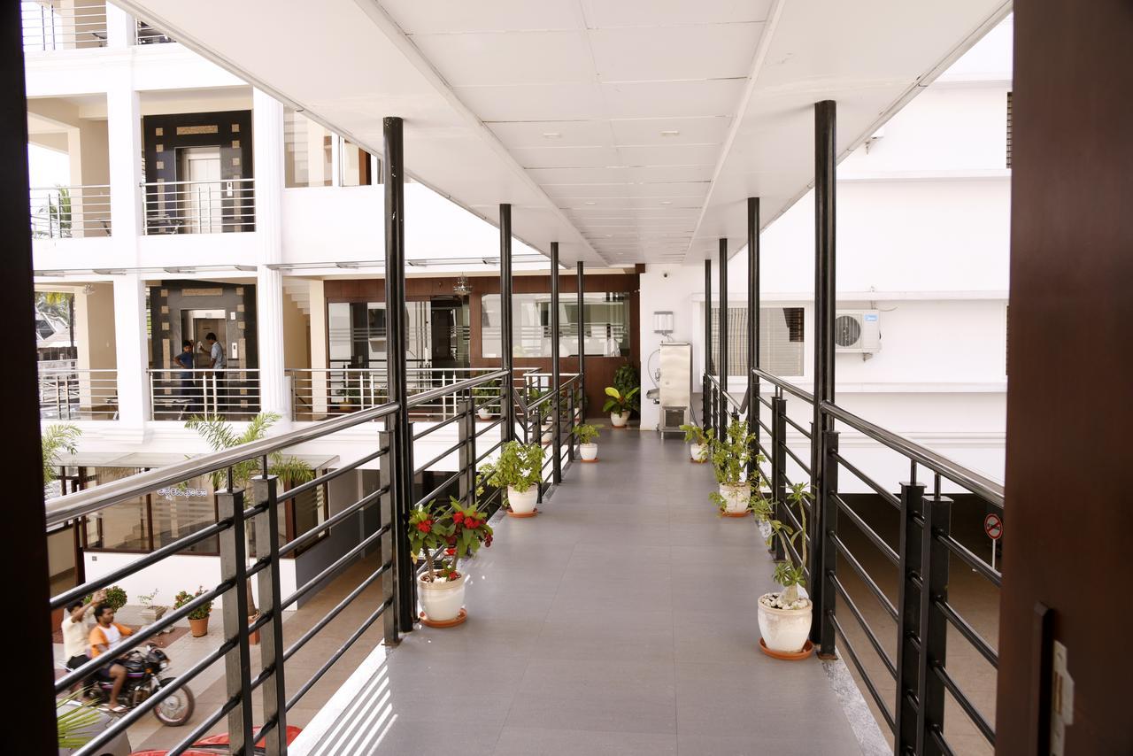 Hotel Akshayadhara Subrahmanya Buitenkant foto