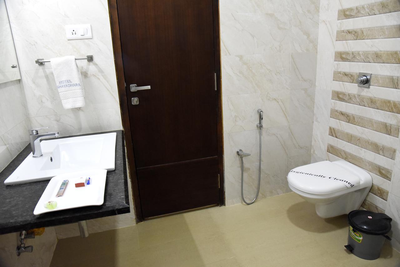 Hotel Akshayadhara Subrahmanya Buitenkant foto