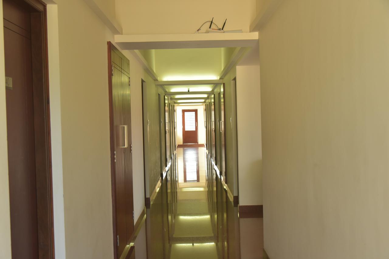 Hotel Akshayadhara Subrahmanya Buitenkant foto