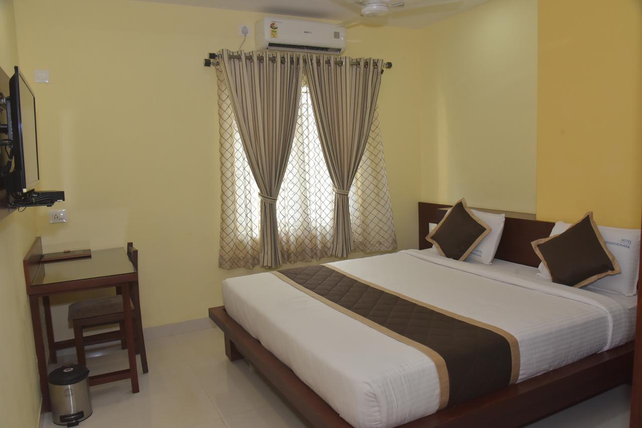 Hotel Akshayadhara Subrahmanya Buitenkant foto