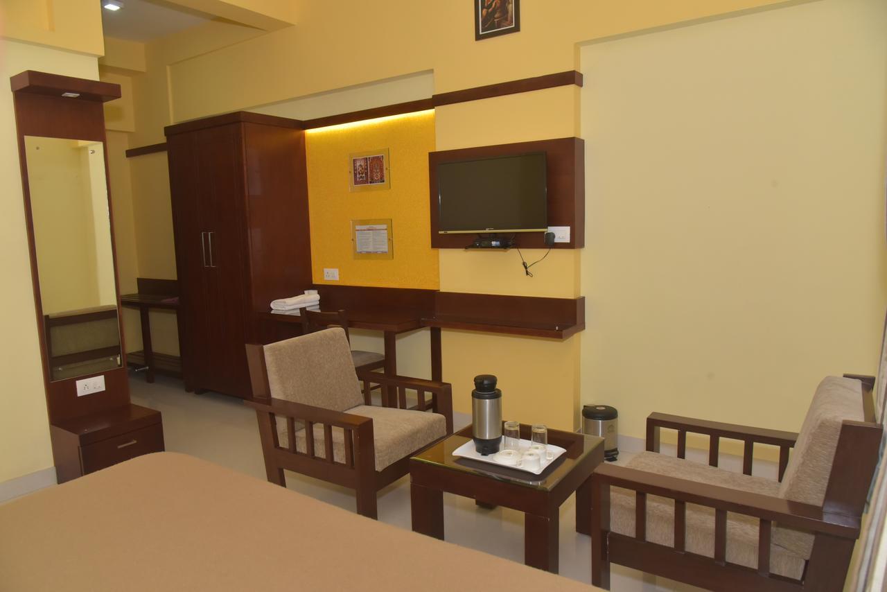 Hotel Akshayadhara Subrahmanya Buitenkant foto