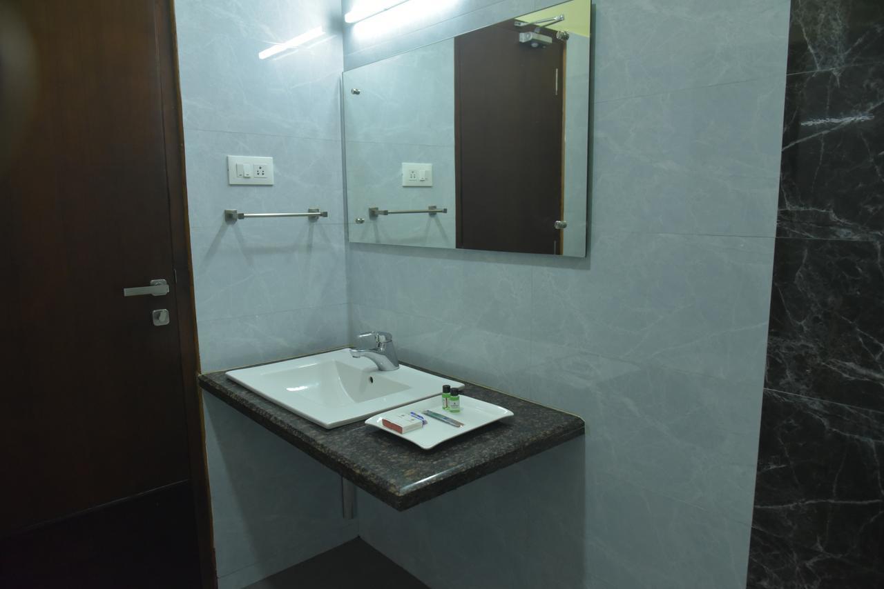 Hotel Akshayadhara Subrahmanya Buitenkant foto